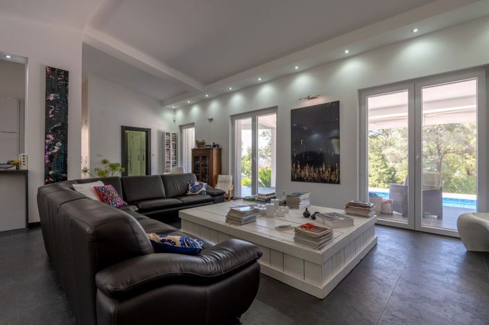 Image No.4-4 Bed House for sale