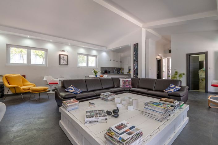 Image No.5-4 Bed House for sale