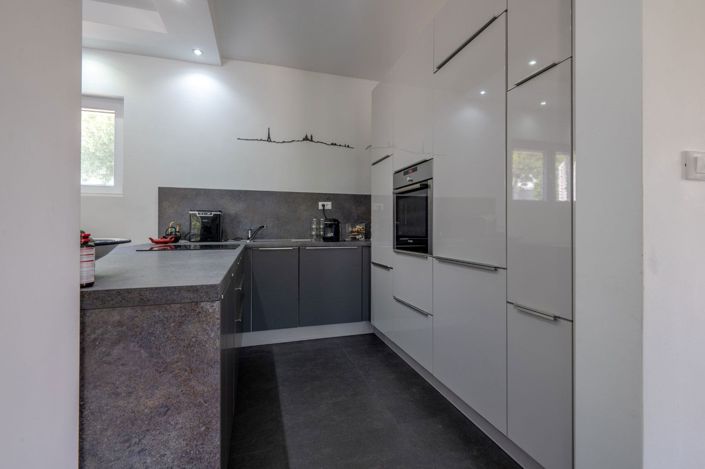 Image No.9-4 Bed House for sale