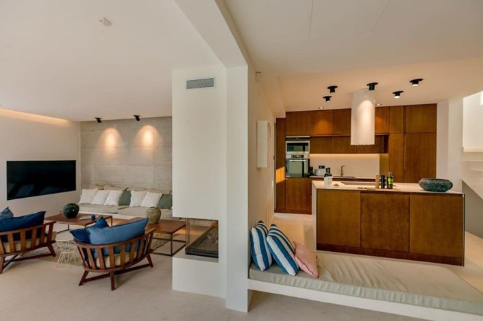 Image No.19-9 Bed Villa for sale