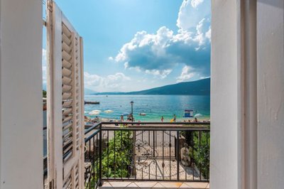 6630b35a233f91b7e9d411b123-baosici-waterfront