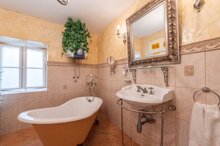 Image No.5-3 Bed House for sale