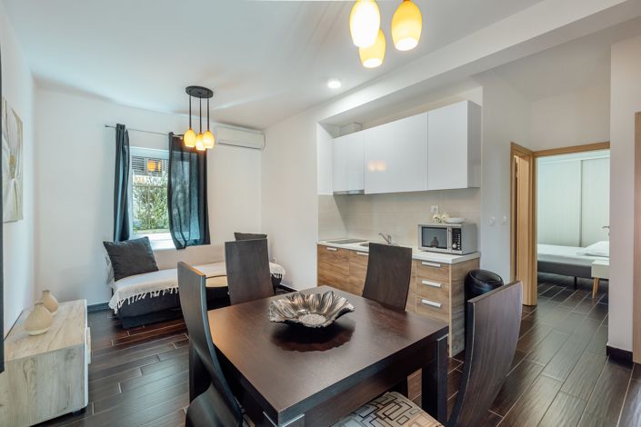 Image No.25-9 Bed Apartment for sale