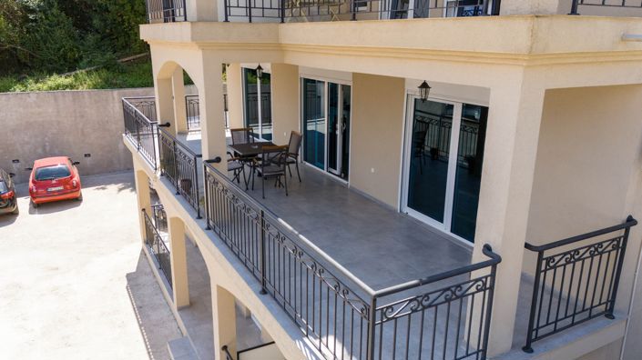 Image No.4-9 Bed Apartment for sale