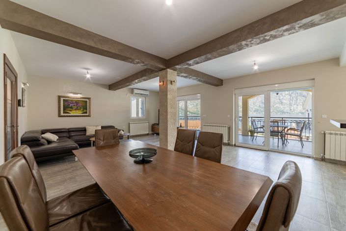 Image No.7-9 Bed Apartment for sale