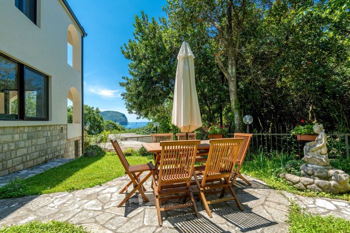 Image No.14-3 Bed House for sale