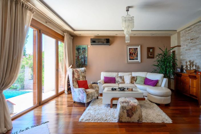 Image No.9-3 Bed Villa for sale