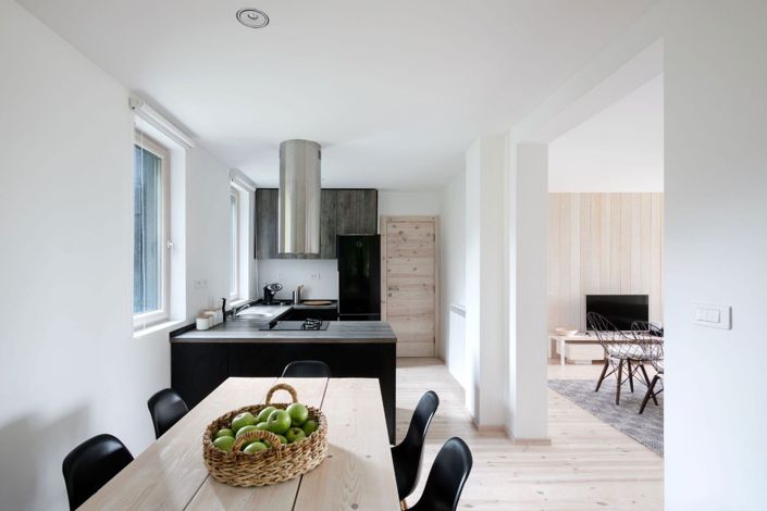 Image No.10-3 Bed House for sale