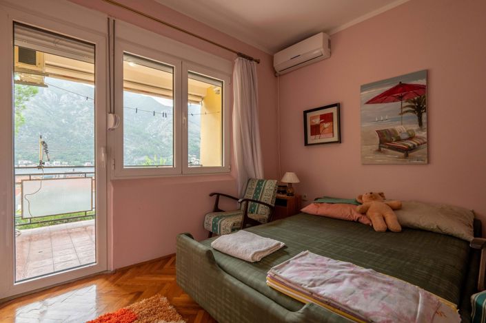 Image No.8-3 Bed House for sale