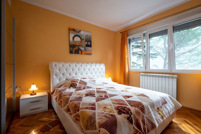 Image No.9-3 Bed House for sale