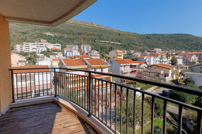 Image No.11-3 Bed Apartment for sale