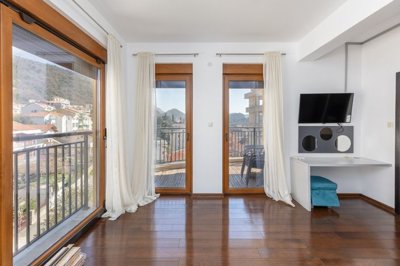 7-luxury-3bdr-apartment-petrovac-1