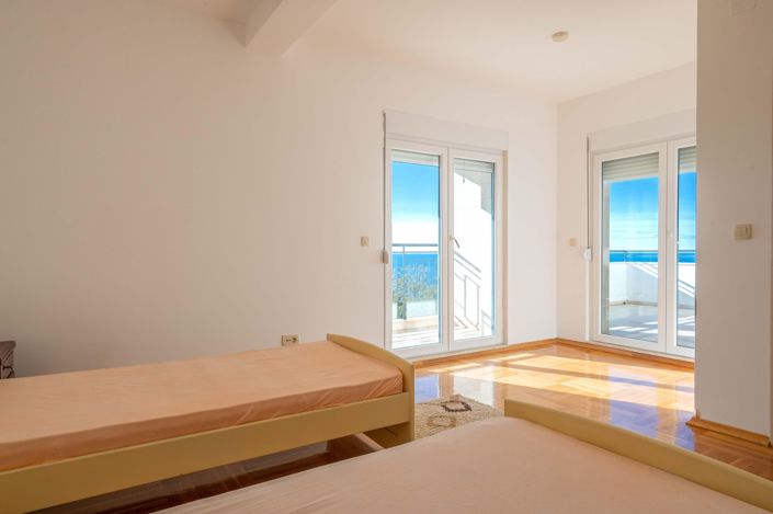 Image No.15-4 Bed Villa for sale