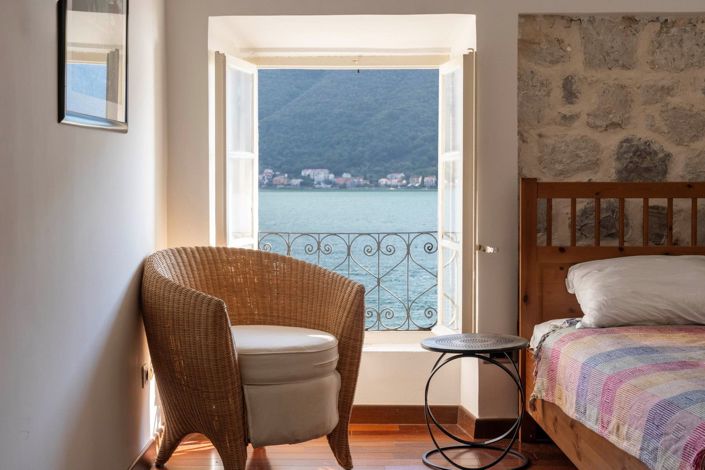 Image No.17-4 Bed House for sale