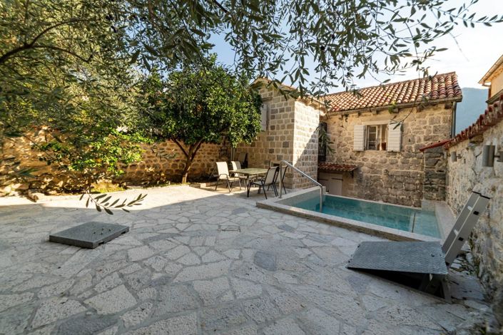 Image No.21-4 Bed House for sale