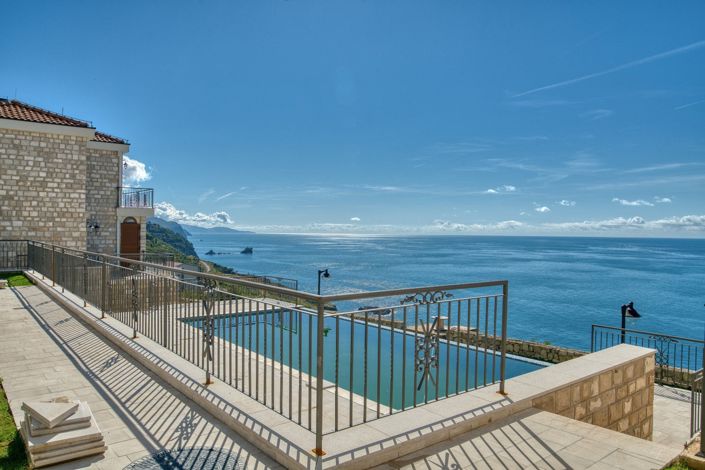 Image No.17-2 Bed House for sale