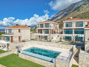 1-complex-of-luxury-townhouses-rezevici