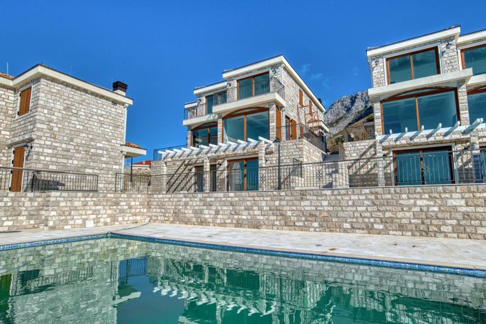 Image No.8-2 Bed House for sale