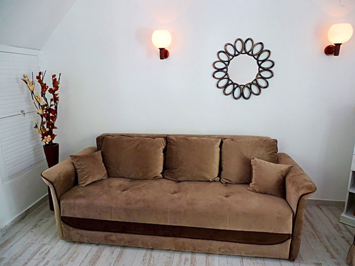 Image No.11-2 Bed House for sale