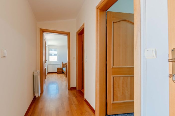 Image No.18-8 Bed Villa for sale