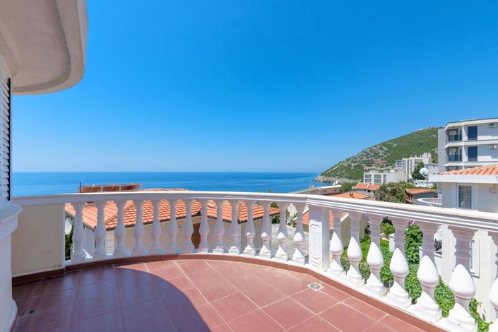 Image No.5-8 Bed Villa for sale