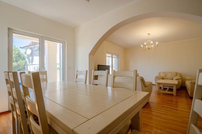 Image No.7-8 Bed Villa for sale