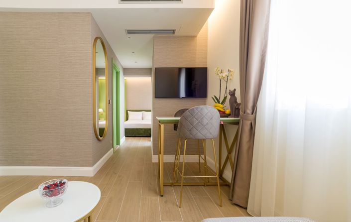 Image No.18-9 Bed Hotel for sale