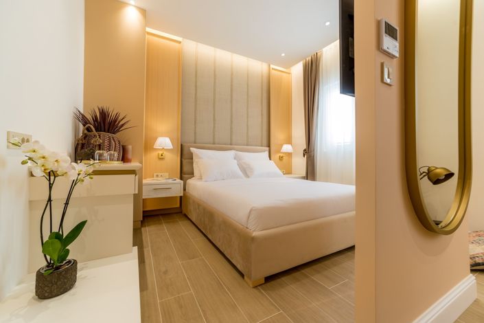 Image No.21-9 Bed Hotel for sale