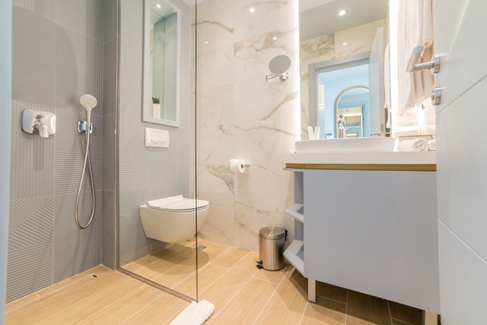 Image No.25-9 Bed Hotel for sale