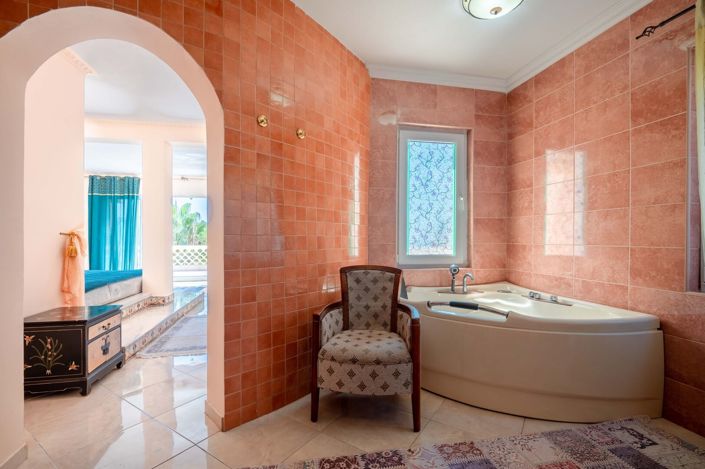 Image No.14-5 Bed Villa for sale