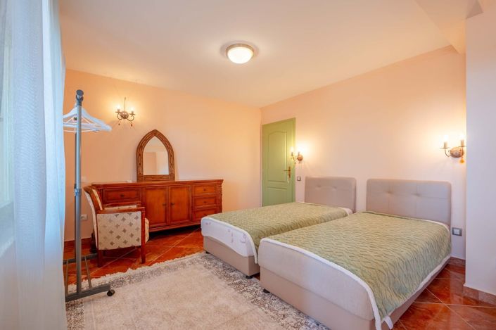 Image No.26-5 Bed Villa for sale