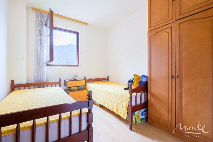 Image No.4-6 Bed House for sale