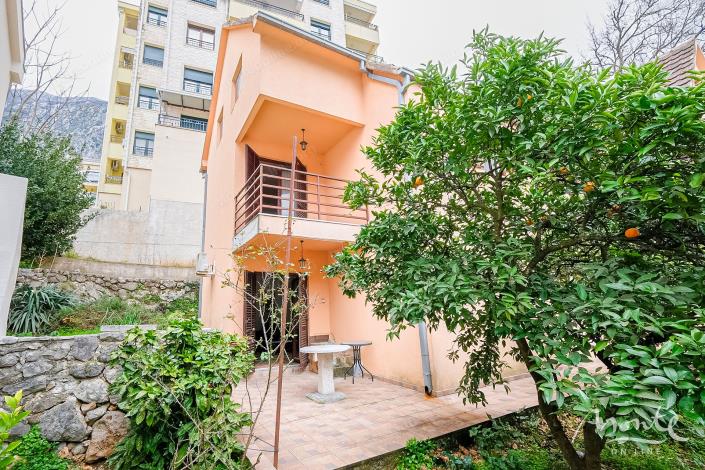 Image No.33-6 Bed House for sale