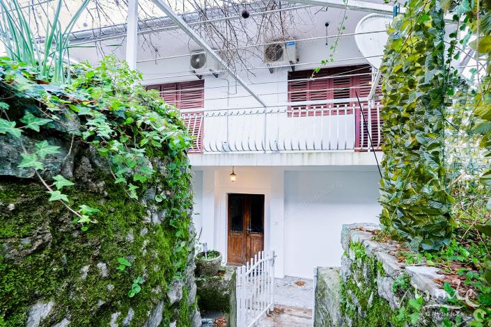 Image No.24-7 Bed House for sale