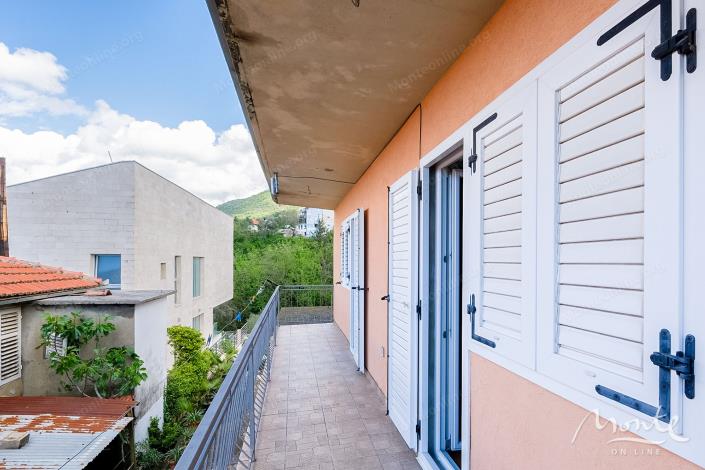 Image No.19-2 Bed House for sale