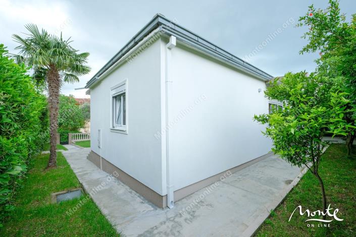 Image No.18-4 Bed House for sale