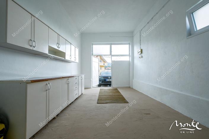 Image No.27-4 Bed House for sale