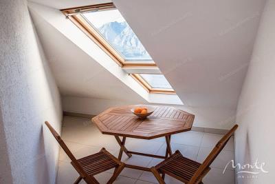 eksklyuzivnaya-1-spalnaya-kvartira-v-istoricheskom-dvorcze-na-pervoj-linii-v-prchani_03