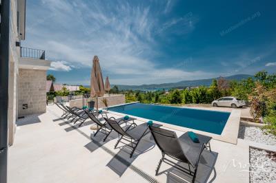 sovershenno-novaya-villa-s-bassejnom-v-prigorode-tivata_05