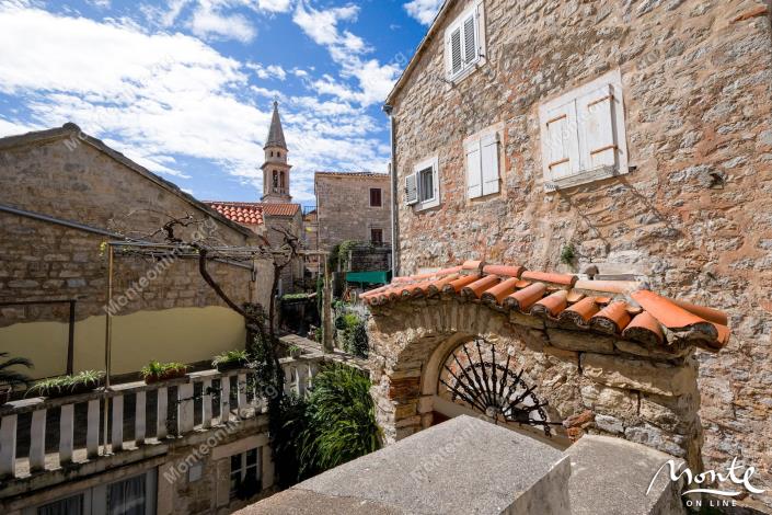 Image No.19-4 Bed Townhouse for sale