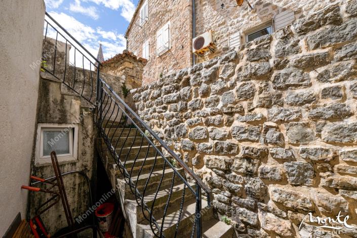 Image No.25-4 Bed Townhouse for sale