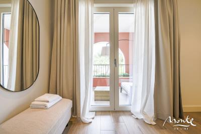 prostornaya-1-spalnaya-kvartira-v-elitnom-komplekse-centrale-lustica-bay_13