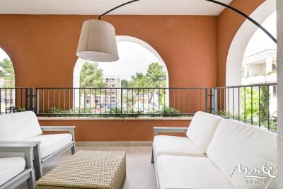 prostornaya-1-spalnaya-kvartira-v-elitnom-komplekse-centrale-lustica-bay_14