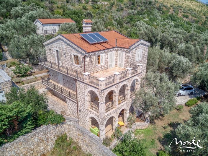 Image No.2-4 Bed House for sale