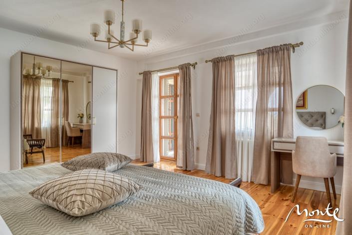 Image No.5-4 Bed House for sale