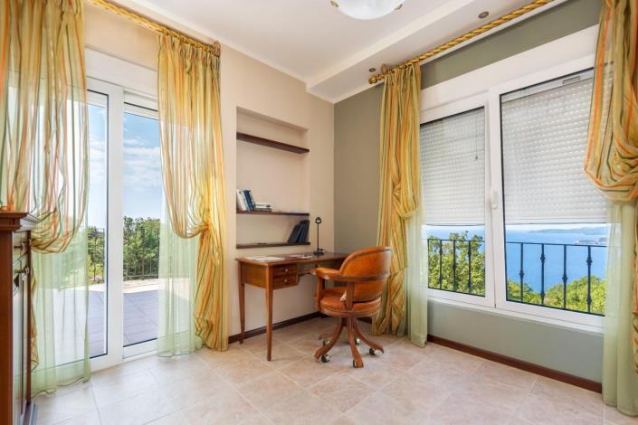 Image No.12-5 Bed Villa for sale