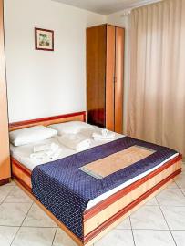 otel-s-panoramnymi-vidami-v-petrovcze_08