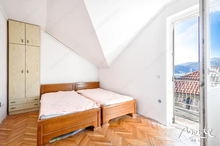 Image No.6-4 Bed House for sale