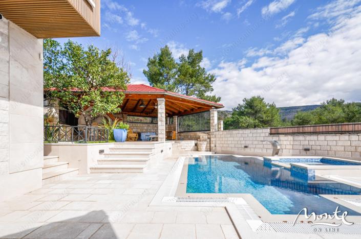 Image No.2-4 Bed Villa for sale