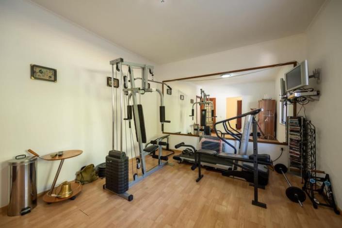 Image No.12-4 Bed House for sale